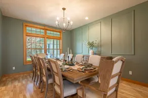 Exquisite 5 Bedroom Vacation Home - Image 2