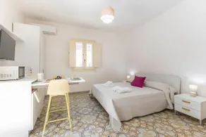 Merveilleux appartement de vacances avec terrasse et internet haut débit | Vue ville | Adapté au travail à distance - Image 3