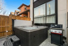 La More | Hot Tub | Kensington | Luxury | Office - Image 2