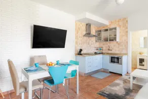 Views, Parking, Huge terrace/pets, center 3.5km - Image 3