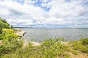 Spacious Lakeview Oasis with Pool + Hot Tub - Image 2
