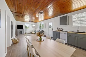 Golden Pine - Lakefront Cabin getaway - Image 3