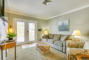 Walk to Beach: Fort Meyers Home w/ Patio! - Image 4