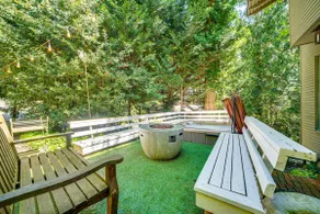 8 Mi to Dtwn Seattle: Pet-friendly Apt w/ Hot Tub - Image 2