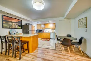 8 Mi to Dtwn Seattle: Pet-friendly Apt w/ Hot Tub - Image 4