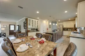 Family-Friendly Rock Island Home 5 Mi to Splashway - Image 5