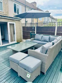 Stylish Home with Garden and BBQ - Image 2