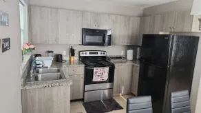 2 Bedrooms Apt Near Univeristy - Image 4