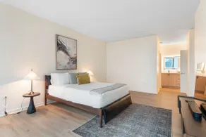 Brand-new 3BR City Views Prime West Loop Spot - Image 3