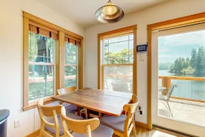 Lakefront home with loft, two decks with amazing v - Image 3