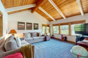 Lakefront home with loft, two decks with amazing v - Image 2