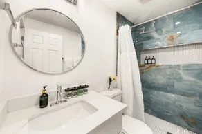 Modern 1BR Designer's Oasis 1min to I-5, Costo - Image 3