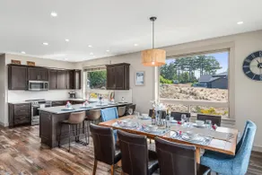 New listing! Beautiful home w/ hot tub & game room - Image 5