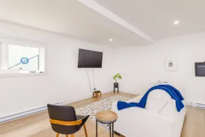 Modern Suite by Black Mountain Golf Club - Image 5
