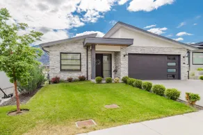 Modern Suite by Black Mountain Golf Club - Image 2