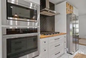 Boho Home Near Domain, Large Yard & Pet Friendly! - Image 2