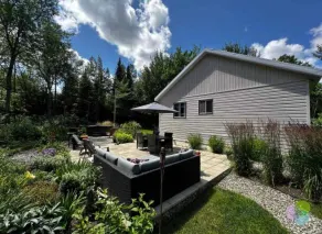 Romantic Escape with Spa | Eau Petit Chalet - Image 2