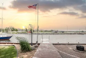 Riverfront Home | Dock Access + Fire Pit - Image 5