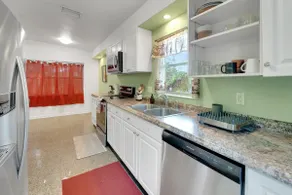 Orlando 3BR | Hot Tub + Parking + Pets - Image 5
