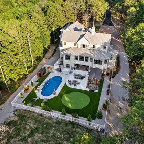 Ultra Luxe Home in Eureka Springs - Image 2