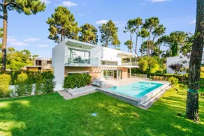 Luxury 4BR Villa w/ Pool & Cinema Golf | By Airnest - Image 4
