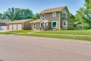 15 Mi to Downtown Sioux Falls: Gem w/ Yard! - Image 3
