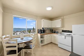 Old Town Tacoma | 1907 Victorian | Top floor unit - Image 3