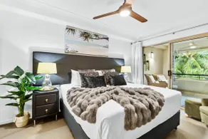 Top-Floor Apartment: 9 Pools, Gym & BBQ Oasis - Image 5