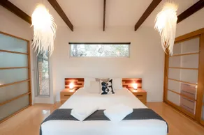 Stylish Dairy Cottage by the Sea- Romantic Luxury - Image 2