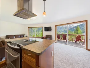 Scenic 3BR Retreat w Ocean & Mountain Views - Image 4