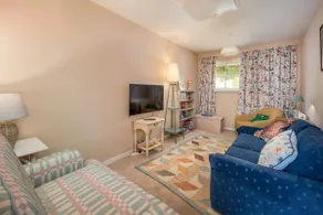 Central *Bembridge* family home - Image 4