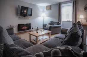 Fletcher Coach House - 3 Bedroom Cottage - Pendine - Image 2