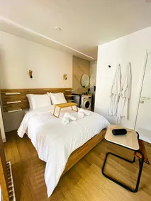 Wake up in white — Private Jacuzzi & cotton comfort - Image 3
