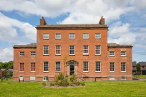 Manchester Retreat, Free Parking & Sleeps 5 - Image 3