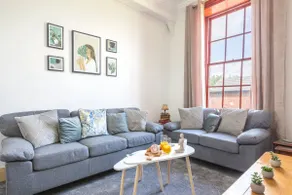 Manchester Retreat, Free Parking & Sleeps 5 - Image 5