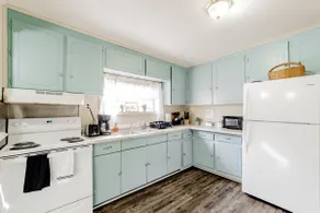 15mins to Downtown- Adorable on Taylor, Both Units - Image 4