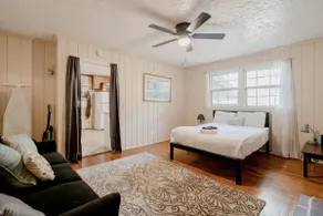 5 mins to Fort Jackson - The Wooded Hilltop Ranch - Image 3