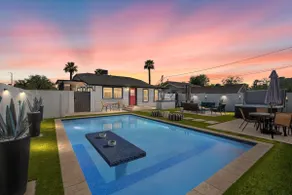 Historic Charm • Pool + Casita • Downtown Phoenix - Image 3