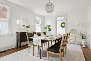 Comfy on King Street | Peachy King - Image 2