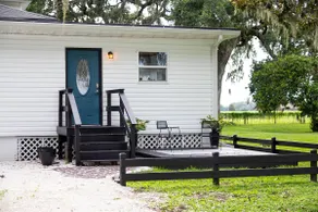 Cozy Farm Studio w\ KuneKune Pigs! 20min to Tampa - Image 2
