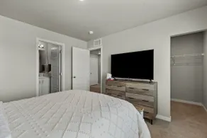 Johnstown Townhome | 2 Ensuite Beds + Garage - Image 3