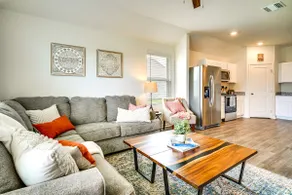 12 Mi to Avery Island: Spacious Family Home! - Image 5