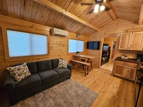 Maple Cozy Cabin at Lost Trails - Image 4