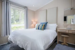 1 Manor Lodge - 3 Bedroom Lodge - Pendine - Image 5