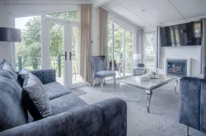1 Manor Lodge - 3 Bedroom Lodge - Pendine - Image 2