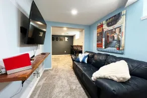 Charming Mpls Escape - Sleeps 14 - Image 5