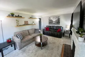 Charming Mpls Escape - Sleeps 14 - Image 3