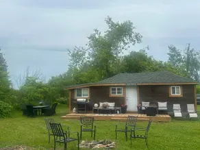 Cozy Country Cottage - Image 2