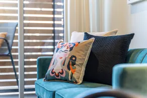 Floral on Frew 2BR Staycation CBD WiFi - Image 3