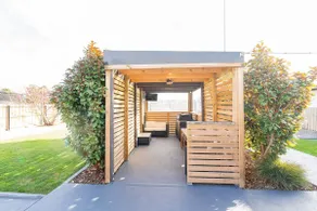 Howrah Breeze - All-Season Retreat by Beach & Park - Image 4